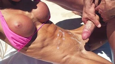 Phụ nữ cơ bắp