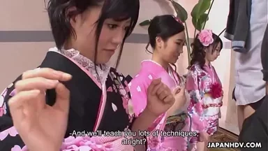 Dạy những con đĩ châu Á cách bú cặc cứng