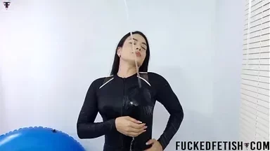 Sở thích dâm đãng bồn tắm neoprene của Moonblack