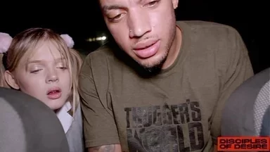 Coco Lovelock bị Thugger tiểu vào miệng rồi xuất tinh bên trong | Đĩ bãi đỗ xe