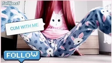 Thiếu niên nóng bỏng gầy tự sướng lông mu cạo sạch và xuất tinh