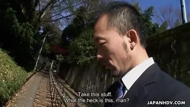 Nàng Á Đông bị vuốt ve thô bạo và mân mê sau máy thời gian