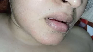 Em gái cùng cha khác mẹ Ấn Độ của tôi đang một mình trong phòng và tôi vào để địt cô ấy mạnh mẽ