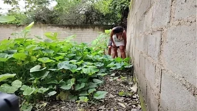 Gần bị bắt quả tang tôi địt hàng xóm Mexico ngoài trời