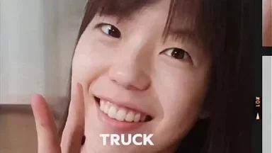 Tinh dịch đặc quánh bắn sâu vào âm đạo với cú giật mạnh, sẵn sàng mang thai và thụ tinh cho cô nàng Nhật biến thái vú nhỏ lông mu trọc nô lệ. [Creampie Amateur Quay Lén] Mai, 40+, nghiện creampie, vợ cạo sạch