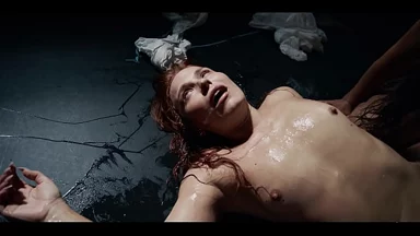 Bác sĩ les đồng tóc đỏ địt bệnh nhân châu Á Nhật Bản của mình - Sex hardcore với dây đai ngoài hành tinh gái trên gái