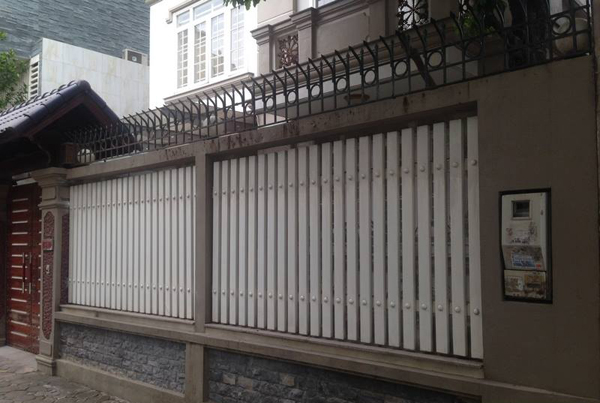Thiết kế lắp đặt hàng rào sắt sơn tĩnh điện chống gỉ sét mẫu đẹp giá